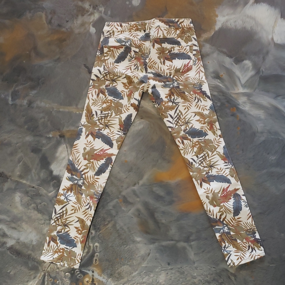 Zara Basic Dept Tropical Jeans Size 6
